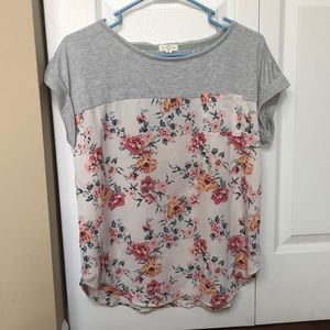 Women’s gray and floral top
